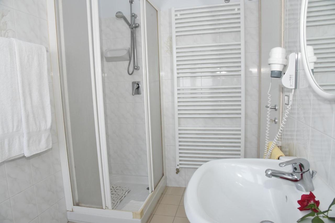Albergo La Rosetta Чиуси Экстерьер фото